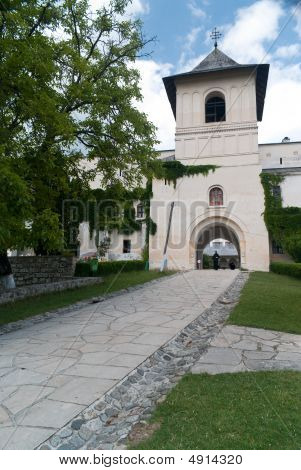 Vstup Monastary