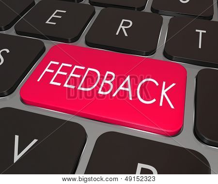 La parola Feedback su un tasto della tastiera di computer portatile per illustrare la possibilità di commentare, suggerire id