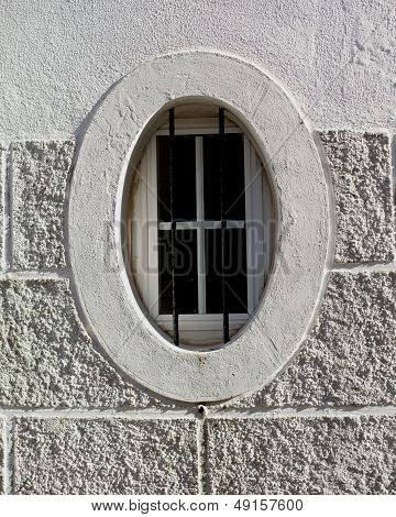 oval window