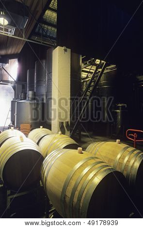 Botti di vino nella cantina Yarra Valley Victoria Australia