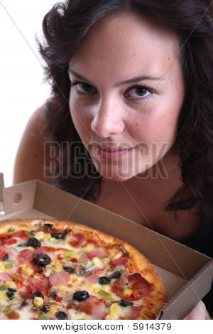 Mädchen Pizza-Ermittlung