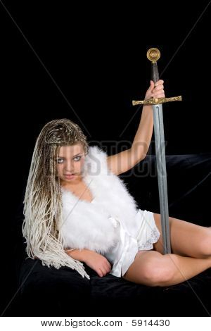 Sexy dívka s mečem