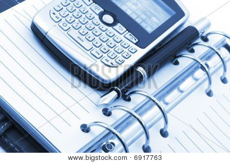 Opmerking boek en telefoon