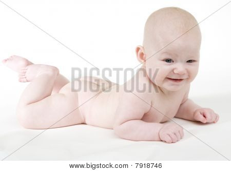 deitado nu bebê