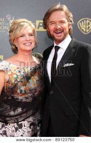 LOS ANGELES - APR 26:  Mary Beth Evans, Stephan Nichols at the 2015 Daytime Emmy Awards at the Warner Brothers Studio Lot on April 26, 2015 in Burbank, CA