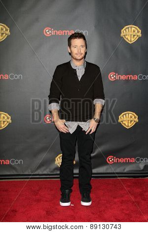 LAS VEGAS - APR 21:  Kevin Connolly at the Warner Brothers 2015 Presentation at Cinemacon at the Caesars Palace on April 21, 2015 in Las Vegas, CA