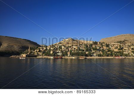 New Halfeti And The River Euphrates