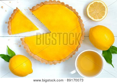 Homemade fruit lemon tart pie with green tea