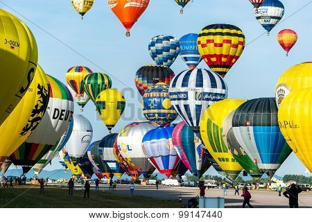 Europe's largest hot air balloon event in France - Lorraine Mondial Air Balloon 2015.