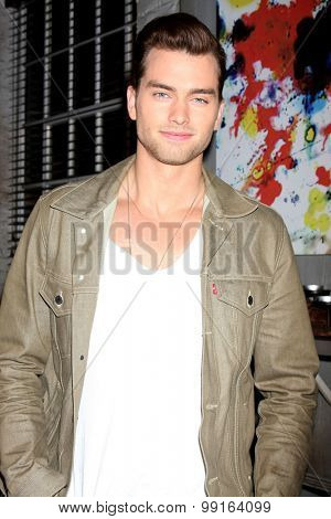 LOS ANGELES - AUG 14:  Pierson Fode at the Bold and Beautiful Fan Event Friday at the CBS Television City on August 14, 2015 in Los Angeles, CA