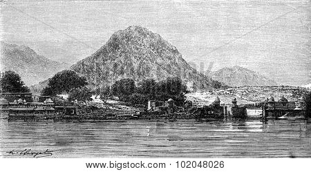 The Nag Parbat near Pushkar, vintage engraved illustration. Le Tour du Monde, Travel Journal, (1872).