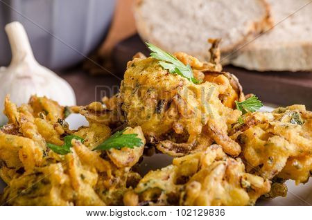 Crispy Onion Bhajis