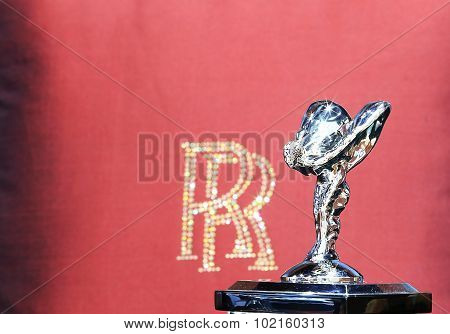 Logo Of Royce Luxury Car And Red  Satin Backrest Pillow With Logo Rr