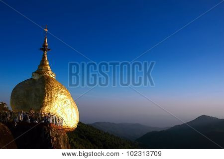 Golden Rock, Kyaikhtiyo, Myanmar