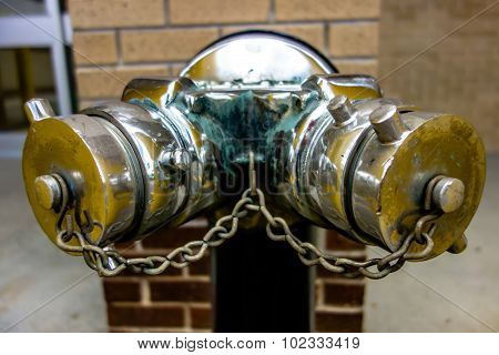 Standpipe With Siamese Connection Device For Fire Hoses