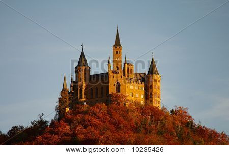 Hohenzollern slot i schwabiske i løbet af efteråret, Tyskland