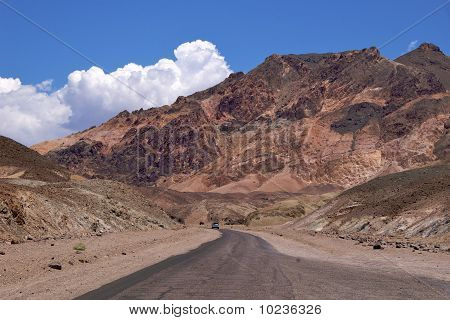 Bil på konstnärer Drive, Death Valley