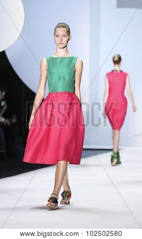 Monique Lhuillier SS 2016