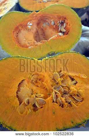 picture of an organic pumpkins for sale in a market
