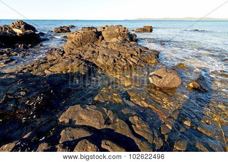 Madagascar   Seaweed In   Sand Isle  Sky And Rock