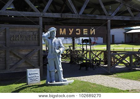 Monument immigrant. Dedicated to the 150th anniversary of Pyotr Stolypin.