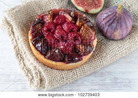 Figs And Raspberries Pie