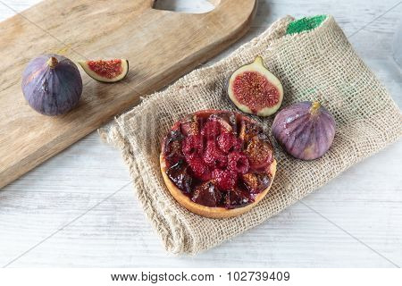 Figs And Raspberries Pie