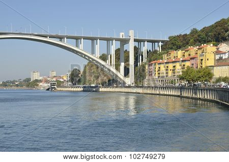 The Arrabida Bridge