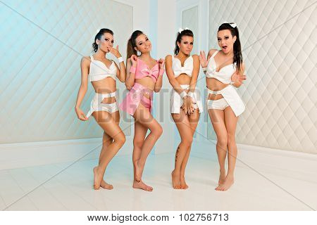 Sexy Girls Posing