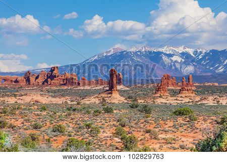 Beautiful view of Mt Waas and Arches park plateau