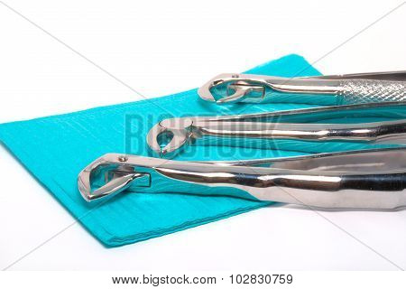Tooling for removal of a teeth