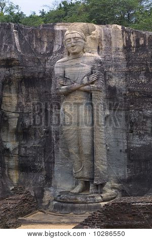 Stående Buddha