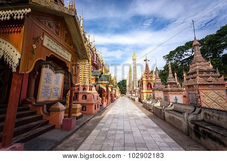 Thanboddhay Pagoda, Monywa, Myanmar