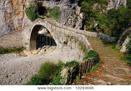 Zagoria kamenný most v pohoří Pindus