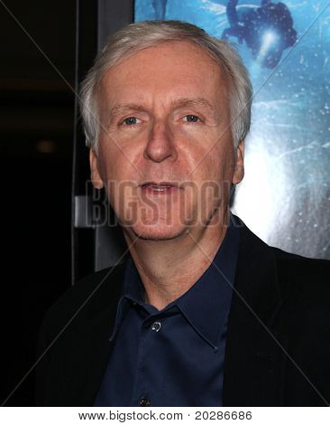 LOS ANGELES - 31 de janeiro: James Cameron chega ao Sanctum World Premiere de janeiro 31,2011 Ho em