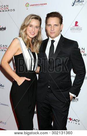 LOS ANGELES - MAY 19:  Lily Anne Harrison, Peter Facinelli at the American Icon Awards at the Beverly Wilshire Hotel on May 19, 2019 in Beverly Hills, CA