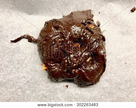 Raw Cookies On Oven Tray Ready To Cook / Chocolate Brownie With Walnut Cookie.