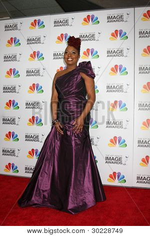 LOS ANGELES - FEB 17: Ledisi Anibade unge ankommer den 43rd NAACP Image Awards på Shrine Aud