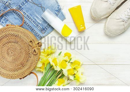 Fashionable Natural Organic Round Rattan Bag, Denim Shorts, Beige Women's Espadrilles, Sunscreen, Ye