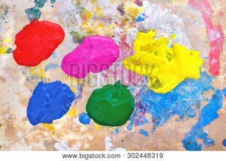 Gouashe Pallet With Five Color Samples Photographed From Above, Flat Layout