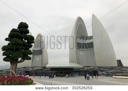 Zhuhai, China -may 2019: People Visiting Zhuhai Opera House In Zhuhai, China