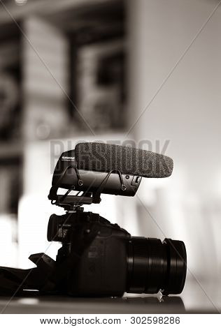 Paris, France - Mar 18, 2019: Black And White Image Of Microphone Made By Shure Lenshopper Vp 83 Mou