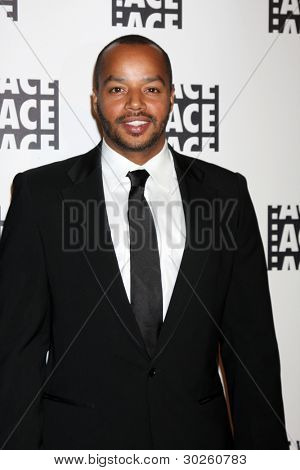 Los Angeles feb 18: Donald Faison kommt bei der 62. jährliche Ace Eddie bei den Beverly-Griff Award