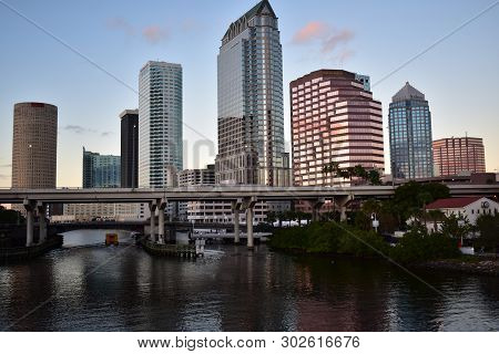 Tampa, Flordia, Usa - January 7, 2017: Downtown City Skyline Over The Hillsborough River