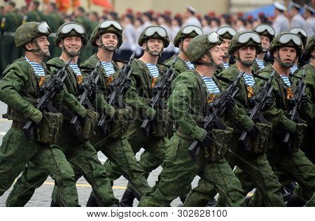 Moscow, Russia - May 9, 2019: Paratroopers Of The Kostroma 331st Guards Parachute Regiment During Th