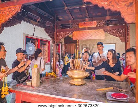 Bangkok/thailand- 2 January 2019:unacquainted Thai People Come To Wat Mangkon Kamalawat For Praying 