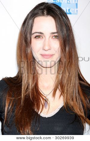 LOS ANGELES - FEB 19: Madeline Zima ankommer til den 2nd årlige Hollywood Rush på Wilshire Ebell 