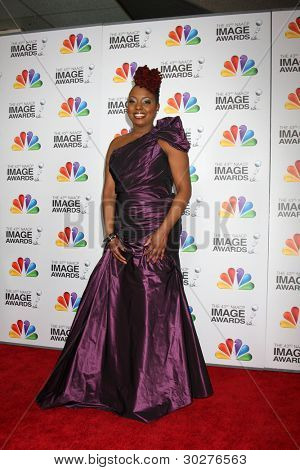 LOS ANGELES - FEB 17: Ledisi Anibade unge ankommer den 43rd NAACP Image Awards på Shrine Aud