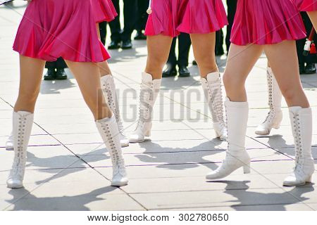 Cheerleaders  Closeup In A Symmetrical Formation  An Strett