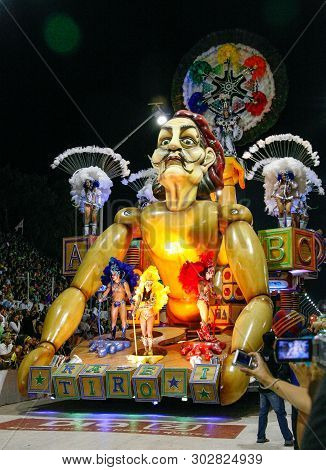 Gualeguaychu, Argentina - March 6 2011: Samba Dancers Appearing In The Carnival Parade One Of The Mo